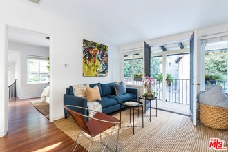 10840 Lindbrook Dr, Unit #9 in Los Angeles, CA - Building Photo - Building Photo