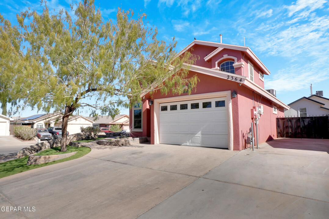 2364 Tierra Blanda Dr in El Paso, TX - Building Photo