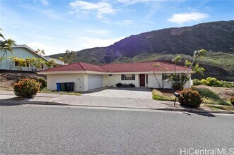 1069 Maunanani St in Honolulu, HI - Building Photo - Building Photo