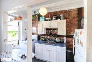 13 3rd Pl in Brooklyn, NY - Building Photo