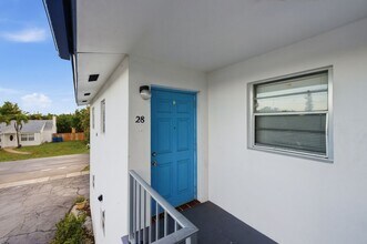 410 W Palm St in Lantana, FL - Foto de edificio - Building Photo