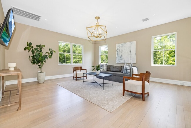 241 E Saddle River Rd