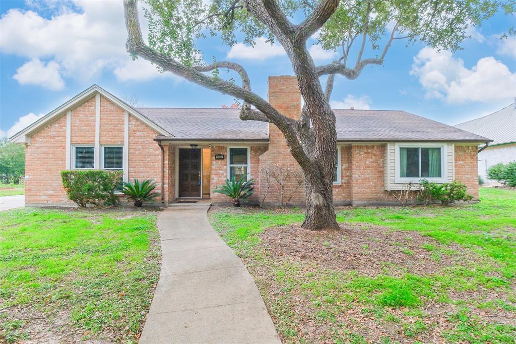 16002 St John Ct in Jersey Village, TX - Building Photo