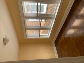 7831 S Cornell Ave in Chicago, IL - Building Photo - Building Photo