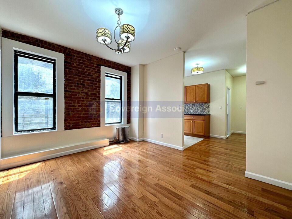 498 W 159th St in New York, NY - Building Photo