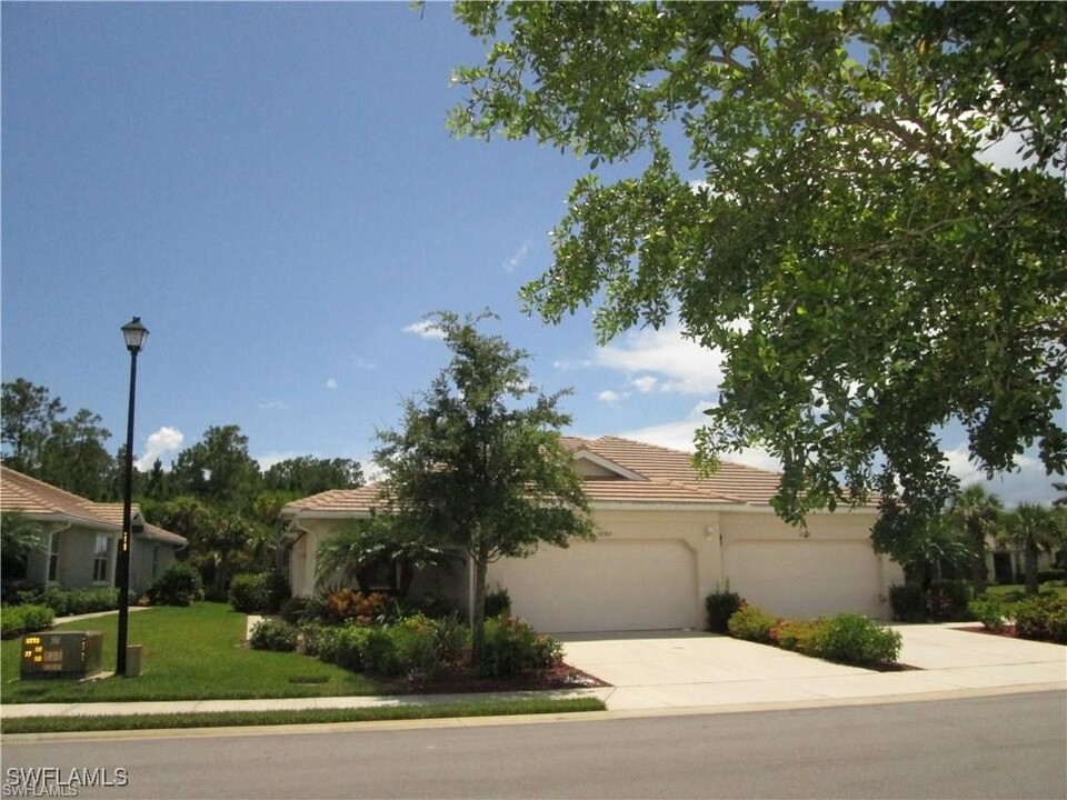 10702 Cetrella Dr in Ft. Myers, FL - Building Photo