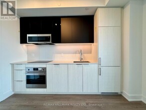 308-3308 Jarvis St in Toronto, ON - Building Photo - Building Photo