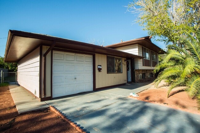 5316 Champions Ave in Las Vegas, NV - Building Photo - Building Photo