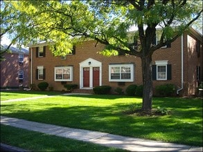 North Village Apartments in North Brunswick, NJ - Building Photo - Building Photo