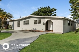 5835 SW 117th Ave in Miami, FL - Foto de edificio - Building Photo