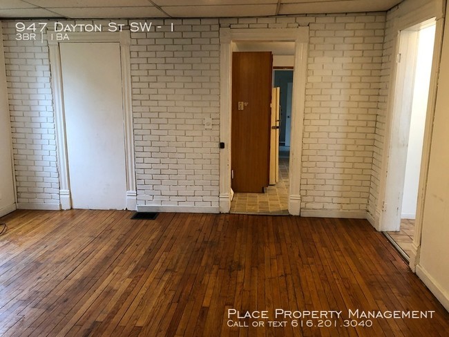 947 Dayton St SW-Unit -1 in Grand Rapids, MI - Foto de edificio - Building Photo