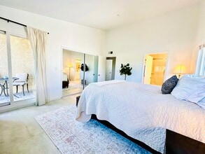 1307 Aviation Blvd, Unit A in Redondo Beach, CA - Foto de edificio - Building Photo