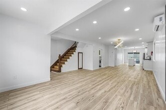 1 Sisson Ct in Bayonne, NJ - Building Photo - Building Photo