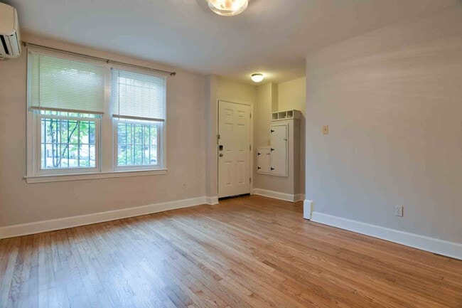 property at 725 Kearny St NE