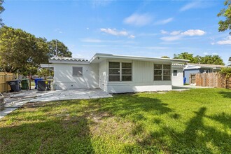 3050 Grant St in Hollywood, FL - Building Photo - Building Photo