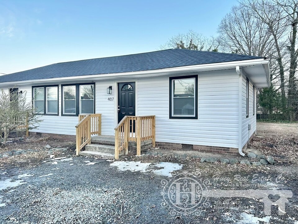 407 Laurel Hill Dr, Unit 407 in Burlington, NC - Foto de edificio