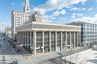 The Penthouse Davenport in Davenport, IA - Building Photo