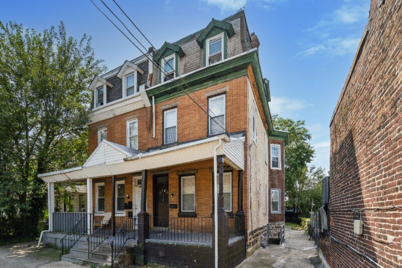 112 W Tabor Rd-Unit -1 in Philadelphia, PA - Building Photo