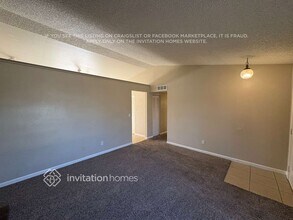 6801 W Shangri La Rd in Peoria, AZ - Foto de edificio - Building Photo