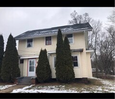 201 N Independence Ave in Rockford, IL - Building Photo