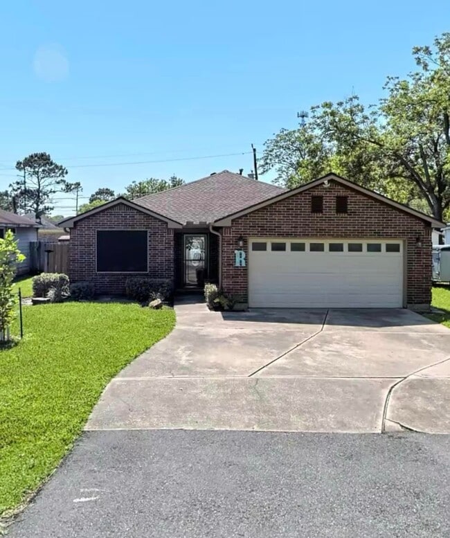 property at 218 S 6th St