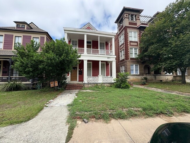 property at 871 Mulberry St