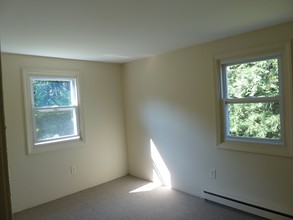 6 Unit Apartment Building in New Boston, NH - Building Photo - Building Photo