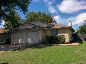 1016 Woodlief Trail in Round Rock, TX - Building Photo