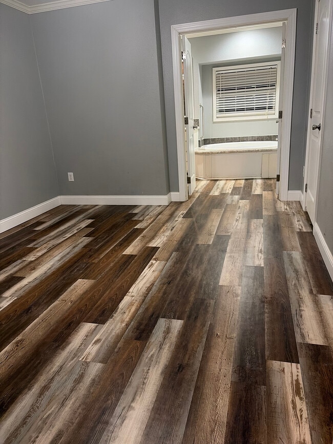 511 S California St in Henrietta, TX - Building Photo - Building Photo