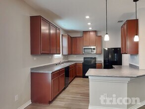 2631 Green Leaf Way in San Antonio, TX - Building Photo - Building Photo