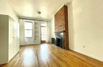 118 Huron St in Brooklyn, NY - Building Photo - Building Photo