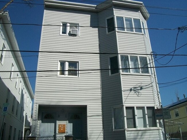 5 Bristol St, Unit 3