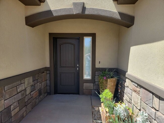 property at 2520 Blackhawk Dr