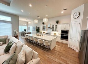 10027 Timber Crk Wy, Unit 532 in Palm Beach Gardens, FL - Building Photo