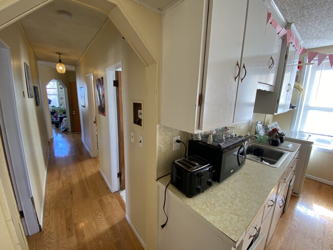 24 Cameron Ave, Unit 29-3 in Somerville, MA - Foto de edificio - Building Photo