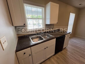 Room in Duplex on Beck St in Greensboro, NC - Building Photo - Building Photo