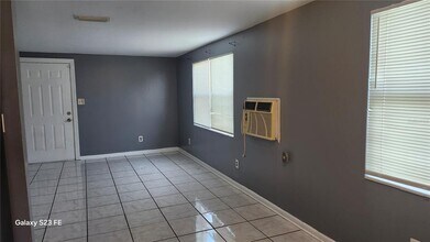 5016 S 85th St in Tampa, FL - Building Photo - Building Photo