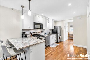 9 Bradbury St, Unit 3 in Boston, MA - Building Photo