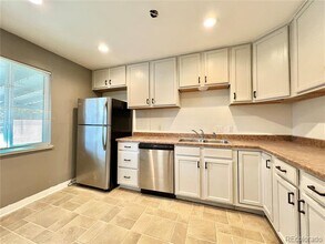 1949 Alton St in Aurora, CO - Building Photo - Building Photo