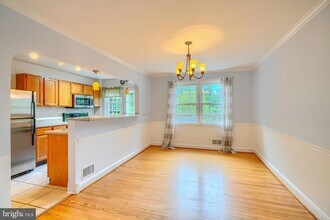 372 Old Trail in Baltimore, MD - Building Photo - Building Photo