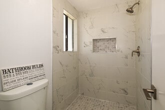 Fair Oaks Heights Apartments in Carmichael, CA - Foto de edificio - Interior Photo