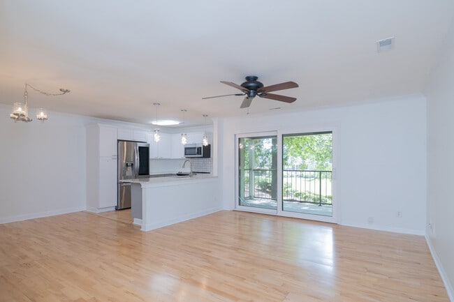 1869 Montclair Dr in Mount Pleasant, SC - Building Photo - Building Photo