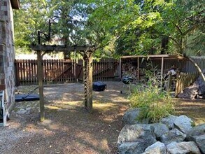 823 SW Castilian Dr in Oak Harbor, WA - Building Photo - Building Photo