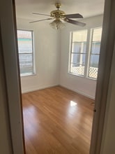 621 W Leona St in Pearsall, TX - Foto de edificio - Building Photo