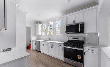 7420 4th Ave in North Bergen, NJ - Building Photo - Building Photo