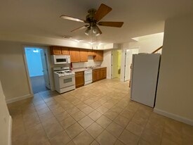 90 6th St, Unit A in Cambridge, MA - Building Photo