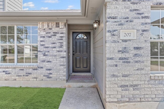 207 Panther Path in Liberty Hill, TX - Building Photo - Building Photo