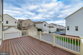 22559 Clarksburg Rd in Clarksburg, MD - Foto de edificio - Building Photo