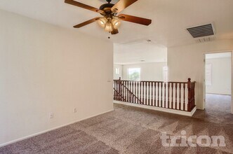 22357 Van Der Veen Way in Maricopa, AZ - Foto de edificio - Building Photo