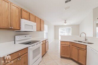 16926 Corner Bay Ct in Orlando, FL - Foto de edificio - Building Photo